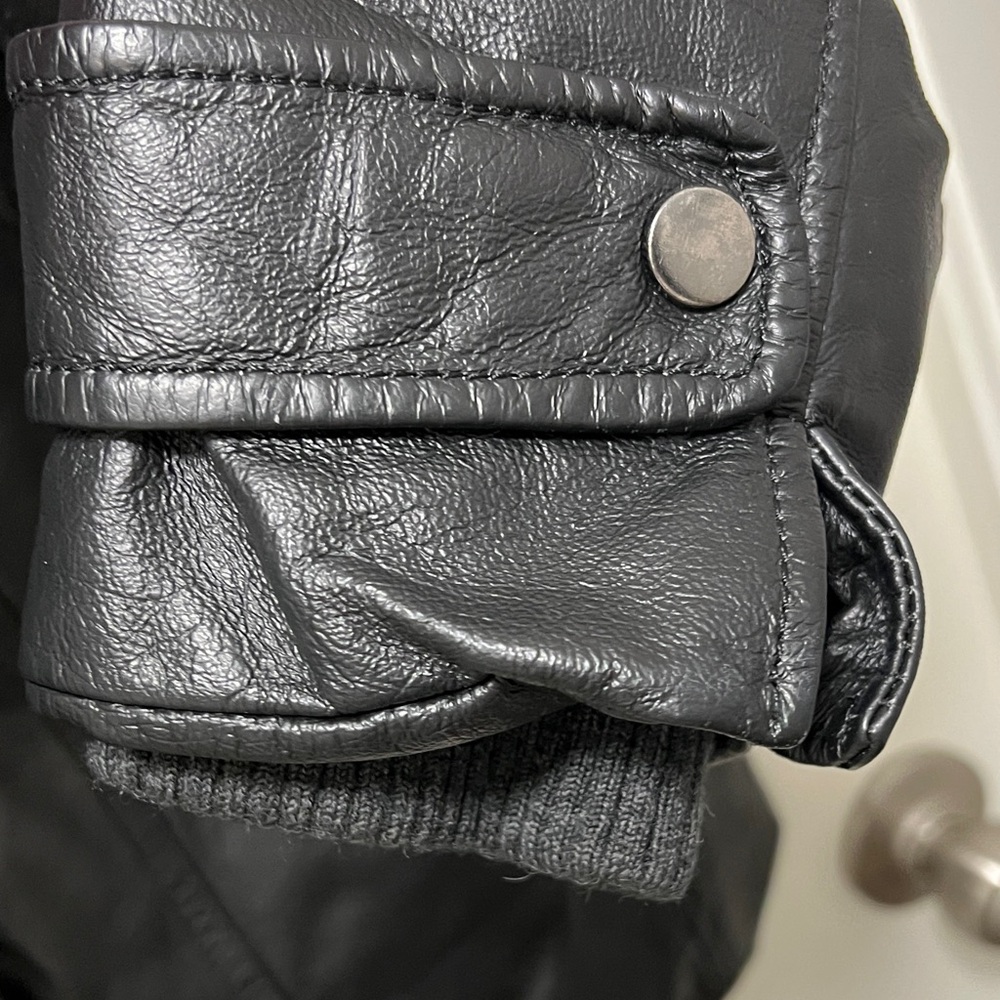 Danier Women's Midnight Black Leather Jacket - Picture 6 of 7